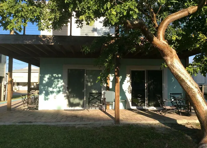 Fort Myers Beach House-On A Canal